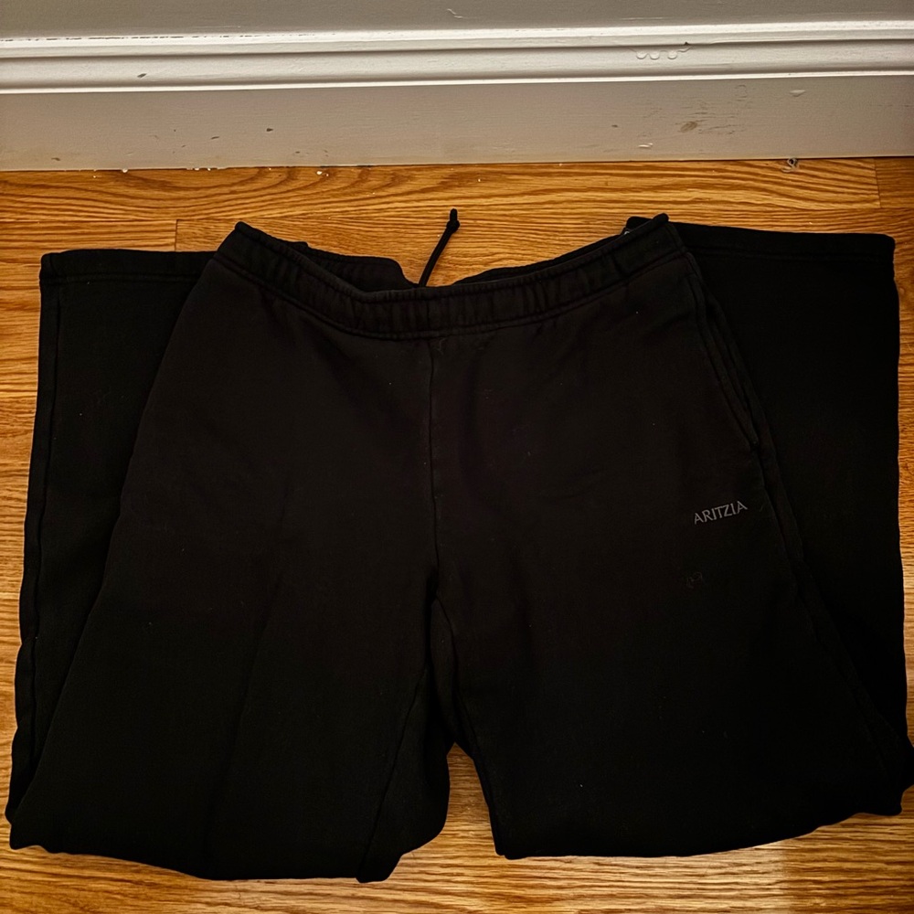 Aritzia Women’s Black Sweatpants
